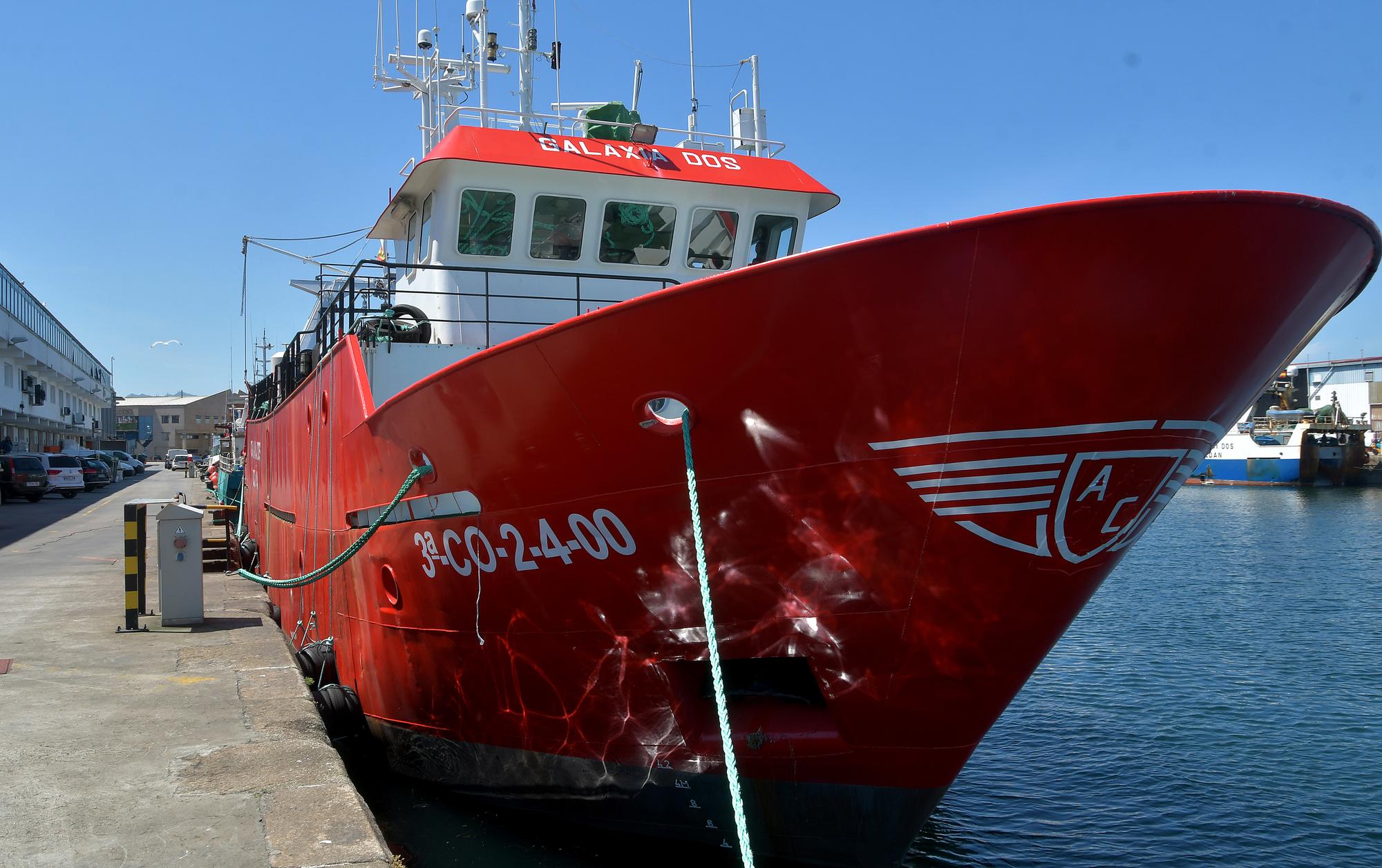 Barco en el puerto de Vigo